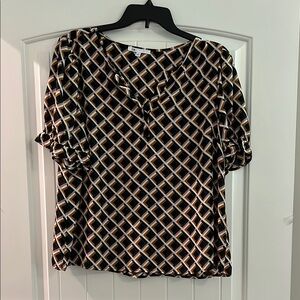DR2 Geometric Patterned Women's Top